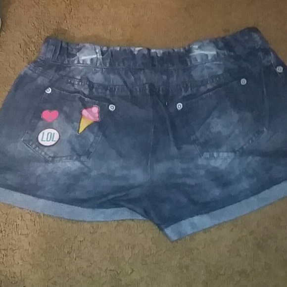 Shorts - Picture 2 of 2